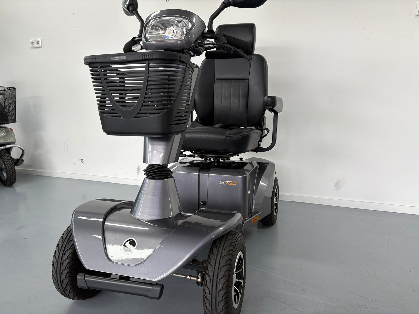 Sterling s700